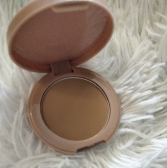 🆕🎉Host Pick 🎉🆕️Hanalei Beauty Company Matte Bronzer - Picture 15 of 16